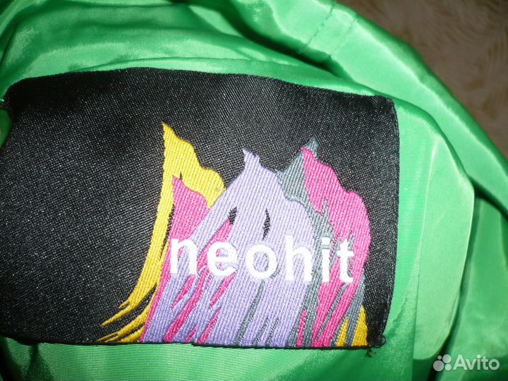 Ветровка женская,с капюшоном