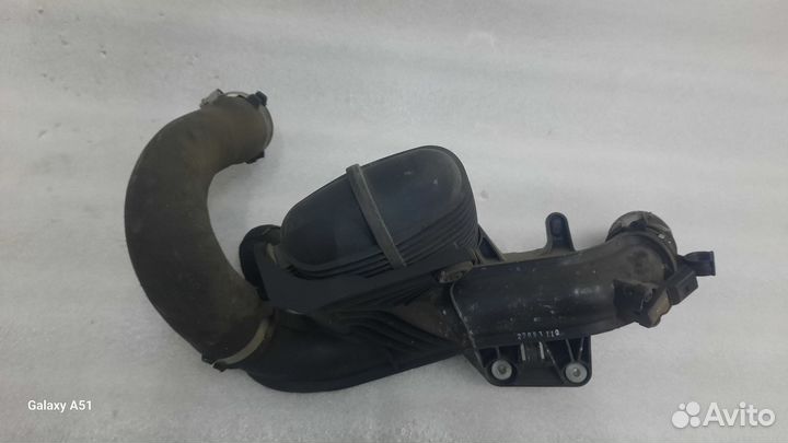 Резонатор воздушного фильтра Audi a4 b8