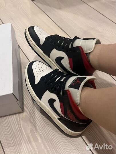 Кроссовки Nike Air Jordan 1 Mid оригинал