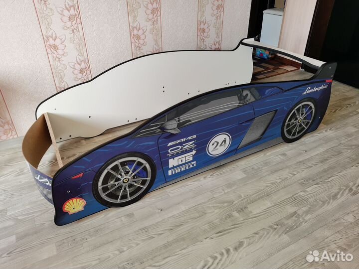 Детская кровать машина