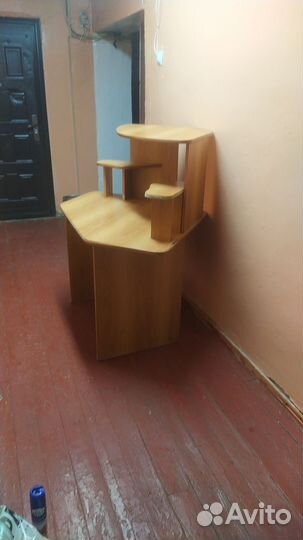 Письменный стол