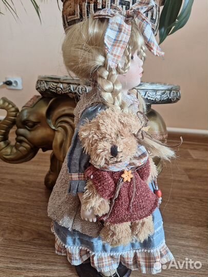 Кукла фарфоровая коллекционная большая