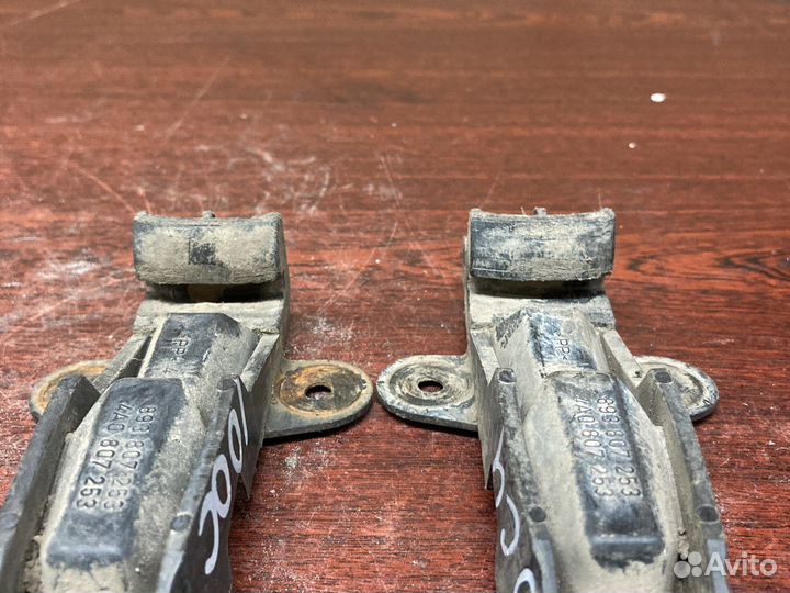 Направляющие бампера ауди 100 с4