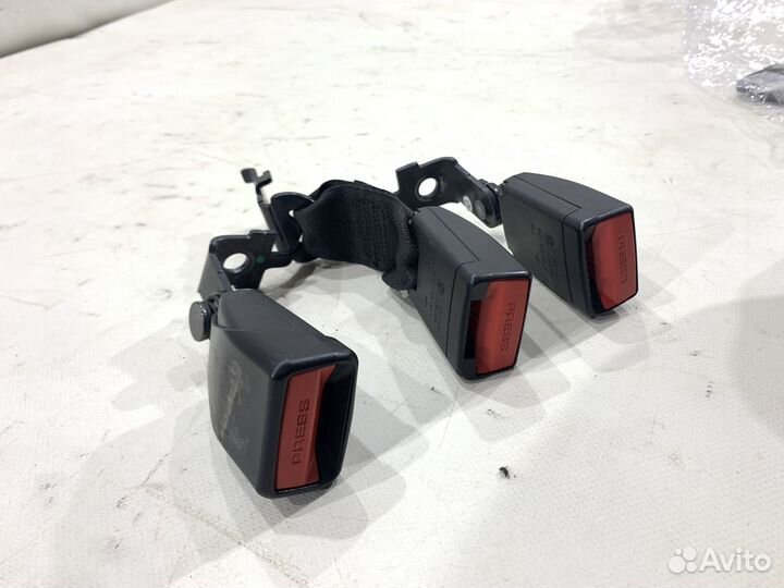 Замки задних ремней безопасности BMW X6 F16