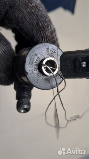 Форсунка топливная Opel Vivaro, 2004