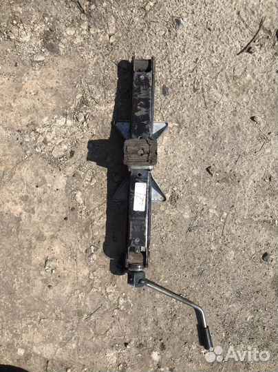 Домкрат реечный