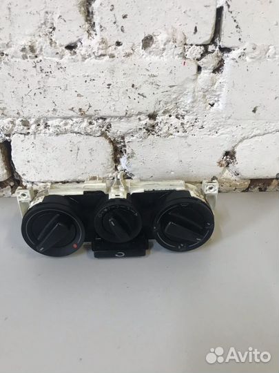 Блок управления отопителем VW Passat B5 1996-2000