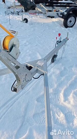 Лодочный прицеп 5,5 м