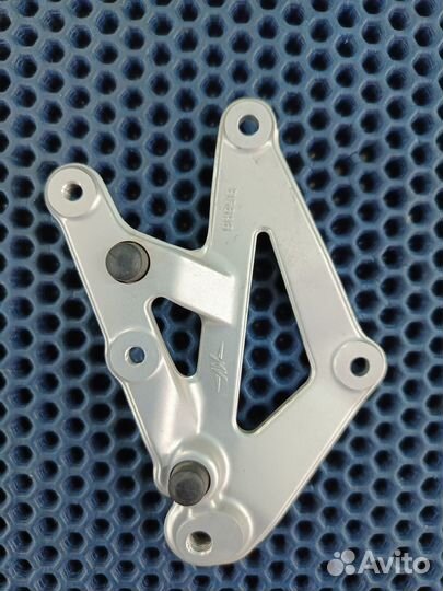 Mv Agusta F3 675 кронштейн заднего цилиндра