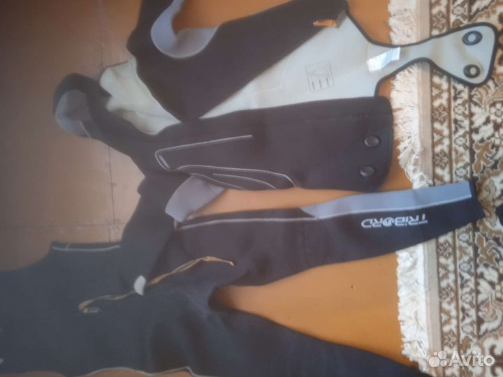 Гидрокостюм