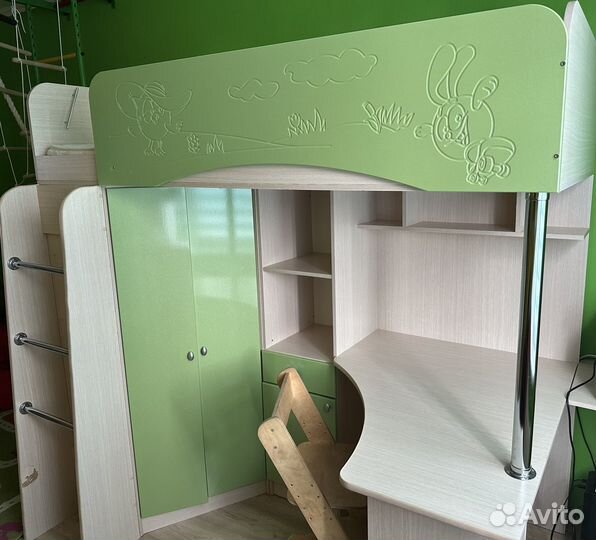 Кровать чердак для детей с рабочей зоной