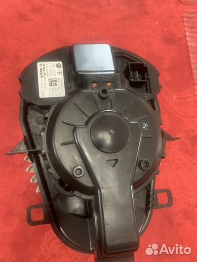 Вентилятор печки VAG 7P0 820 021 F