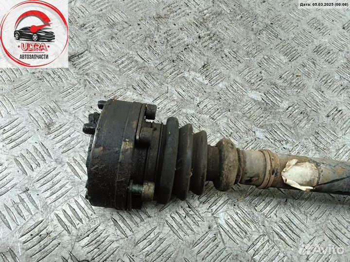 Полуось передняя правая б/у Audi 100 C4 (1991-1994)