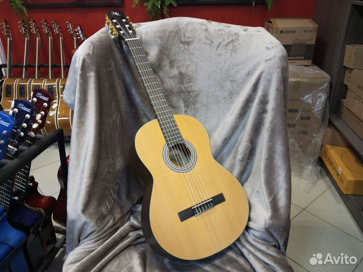 Классическая гитара Martin Romas