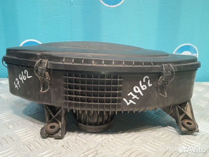 Корпус воздушного фильтра Renault Logan 1