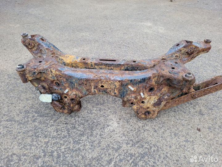 Подрамник задний на Nissan X-Trail T31