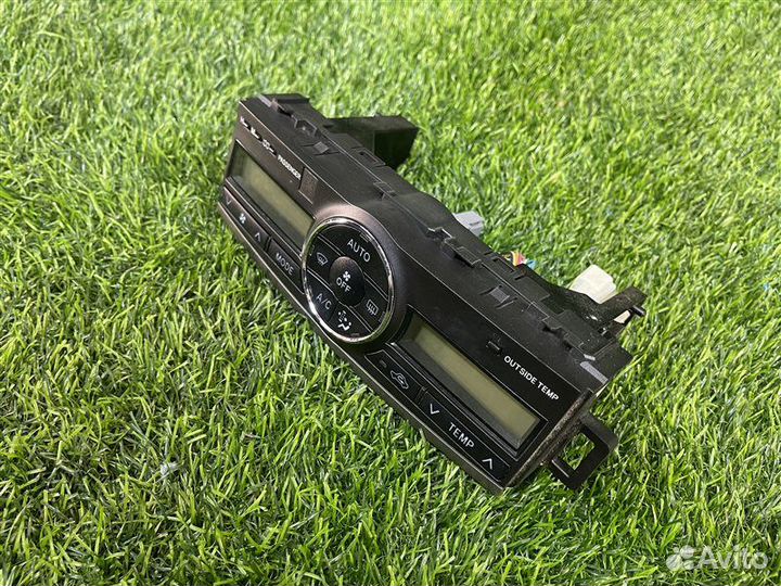 Блок управления климат-контролем передний Toyota