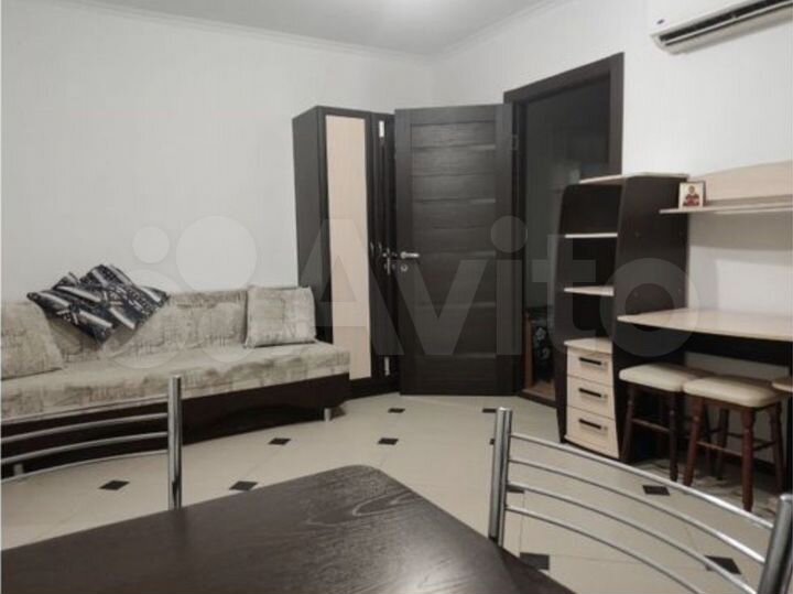 2-к. квартира, 50 м², 3/3 эт.