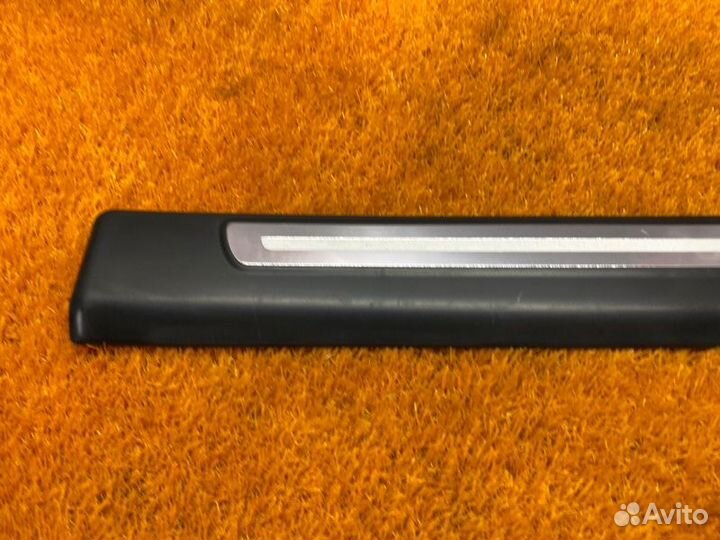 Накладка на порог салона задняя правая Audi A6