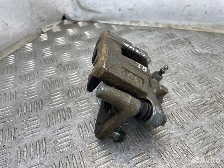 Суппорт тормозной задний левый Mitsubishi Asx 4B10