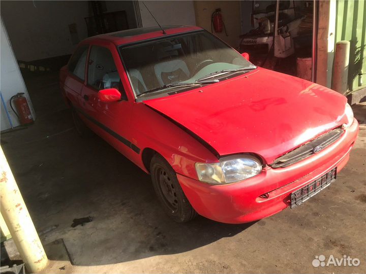 Разбор на запчасти Ford Escort 1995-2001