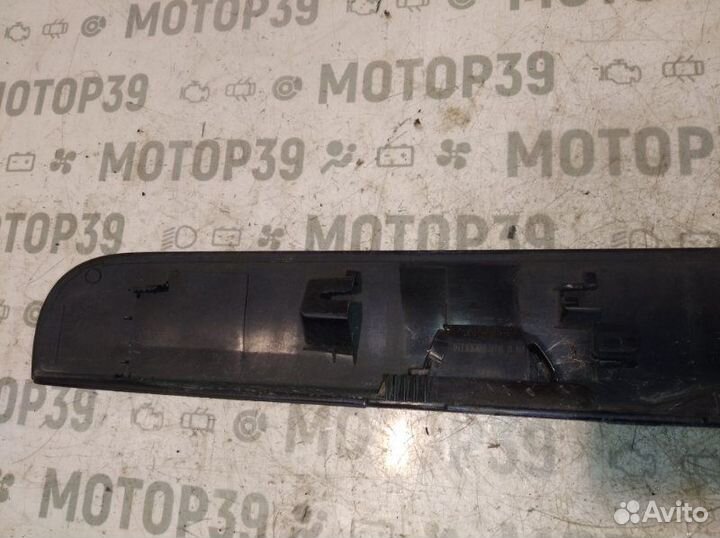 Рамка для номера задняя Nissan Qashqai+2 J10 MR20