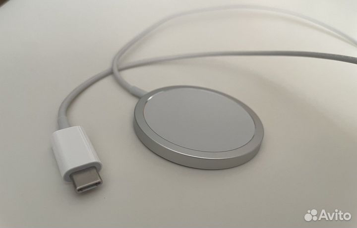 Беспроводная зарядка Apple Magsafe