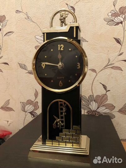 Часы настольные quartz
