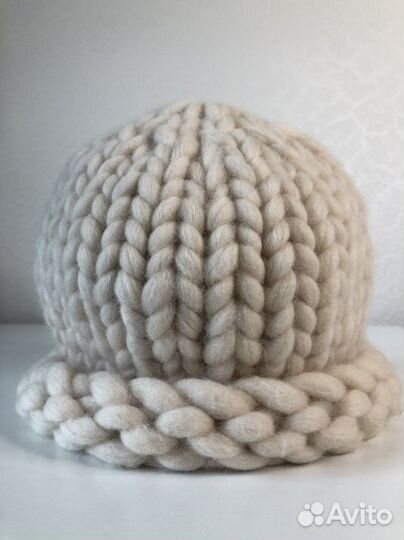 Шапка из мериноса, тёплая и новая