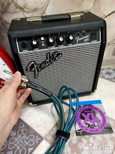 Электрогитара с комбиком Fender + аксессуары
