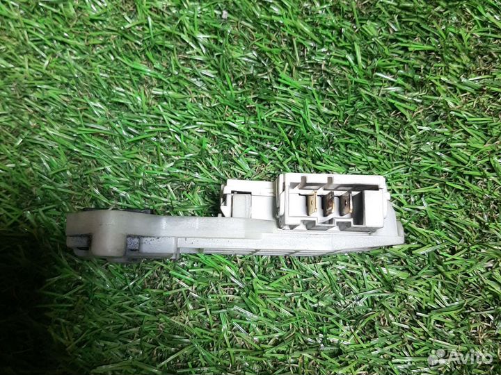 Блокировка люка (убл) Indesit WIU81