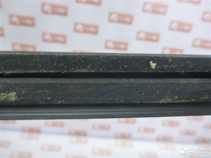 Уплотнитель стекла двери бархотка передний правый