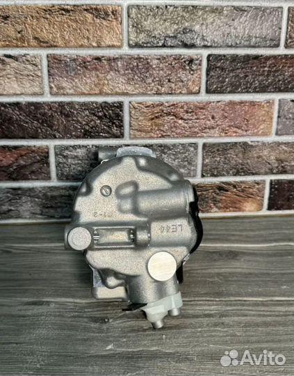 Компрессор кондиционера Mercedes A0032304811
