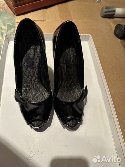 Туфли женские лаковые 37