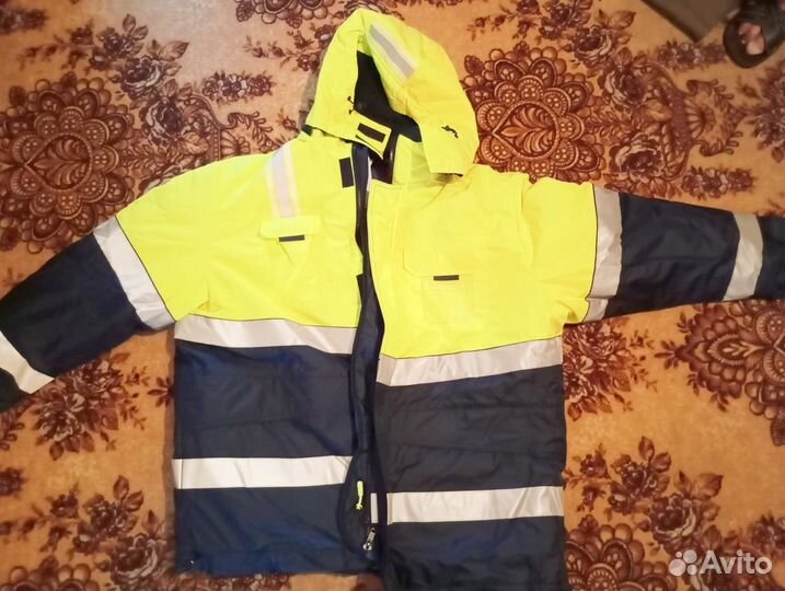 Продам куртку зима с комбинезоном 58 размер