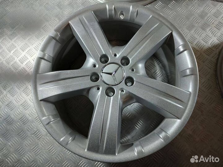 Комплект литых дисков R18x8 5x112