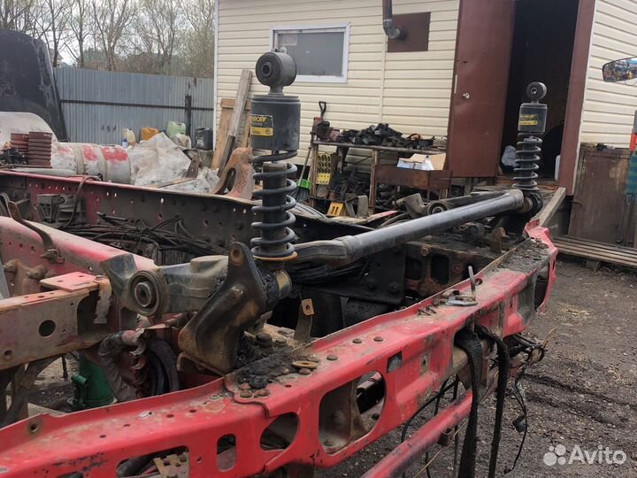 Стабилизатор кабины мерс Актрос