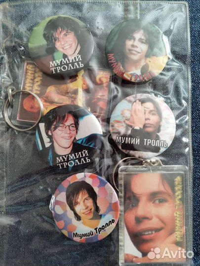 5 значков и 2 брелка Мумий Тролль