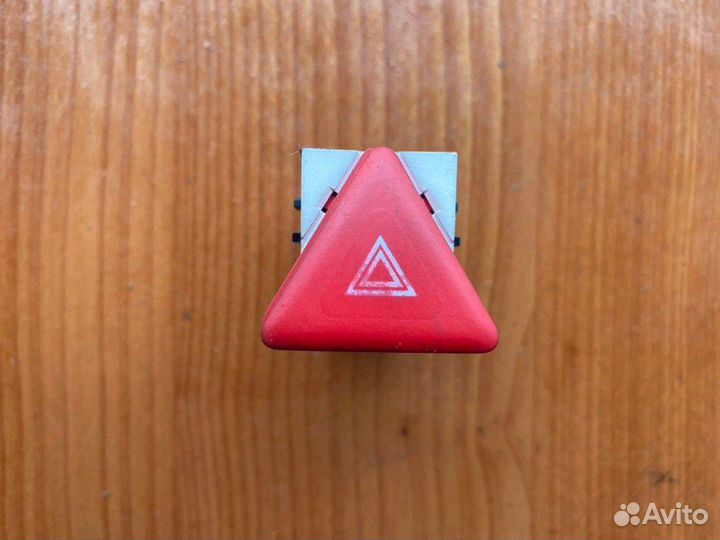 Кнопка аварийной сигнализации Vw Golf 5 BKC 2005