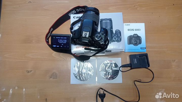 Зеркальный фотоаппарат Сanon 600d