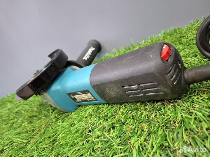 Болгарка Makita 9558HNR