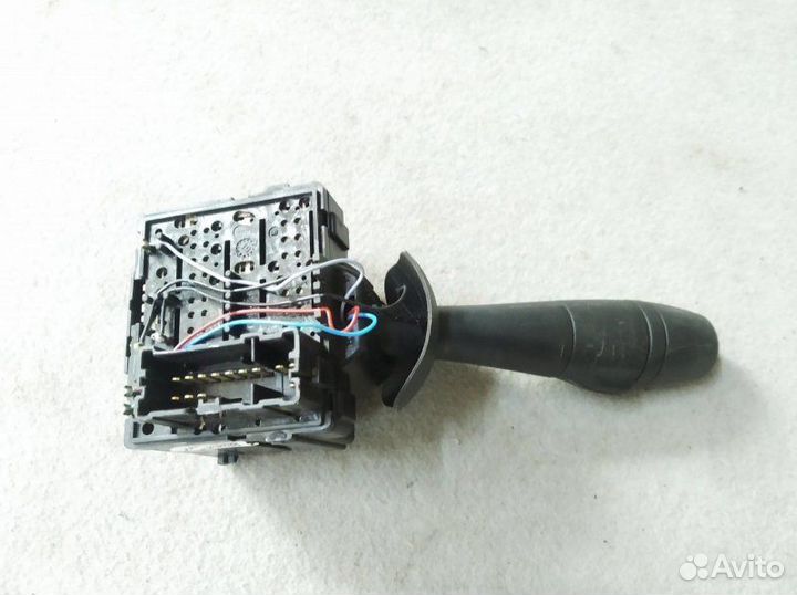 Подрулевой переключатель дворников правый LADA