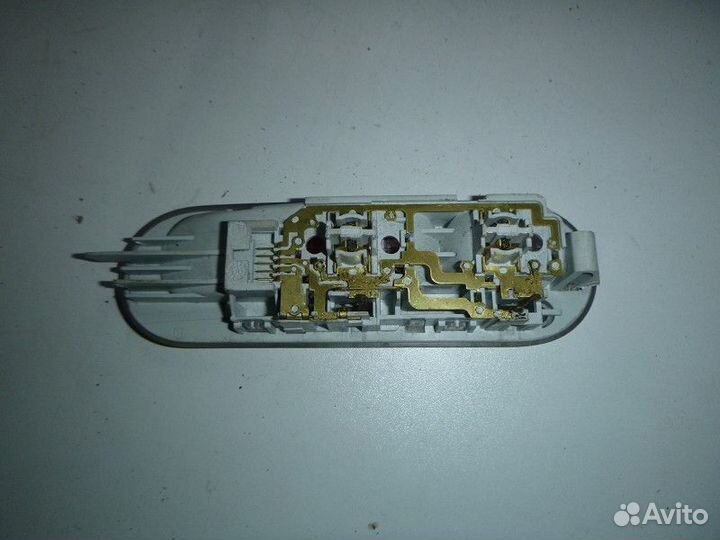 Плафон салона renault sandero 2009