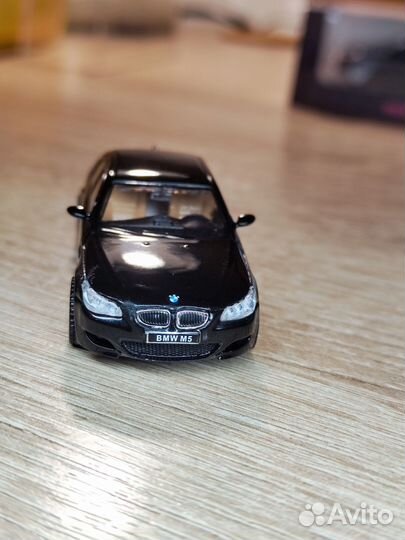 BMW M5 (e60) sedan 1 64 New