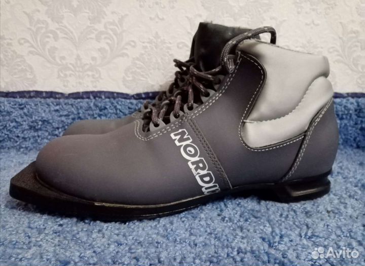 Ботинки лыжные