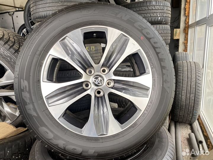 Оригинальные колеса на Toyota Highlander R18