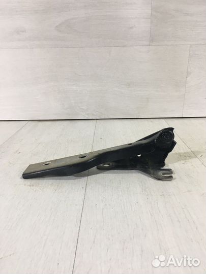 Петля капота volkswagen polo 5 1.4 мт хетчбек