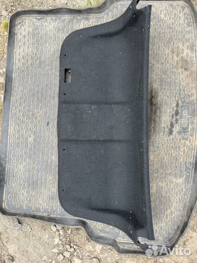 Обшивка крышки багажника Nissan Almera G15