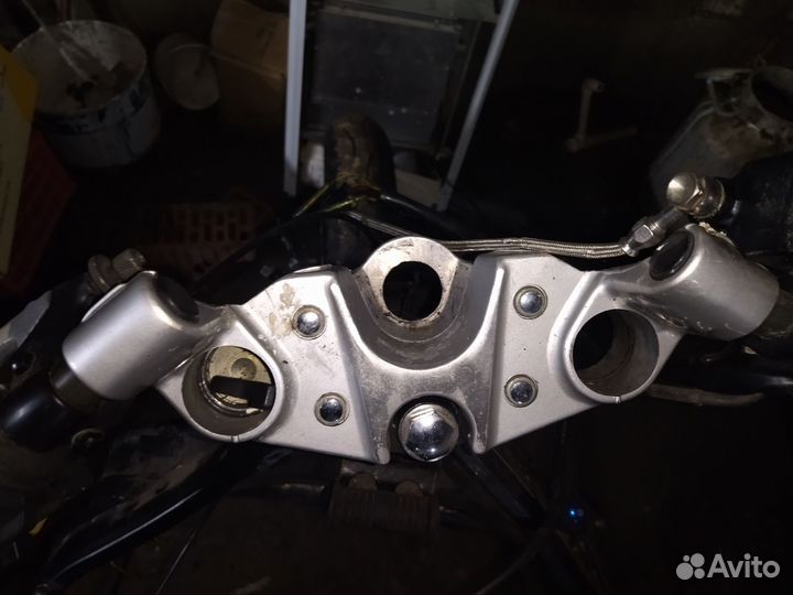 Траверса Suzuki GSX 750f