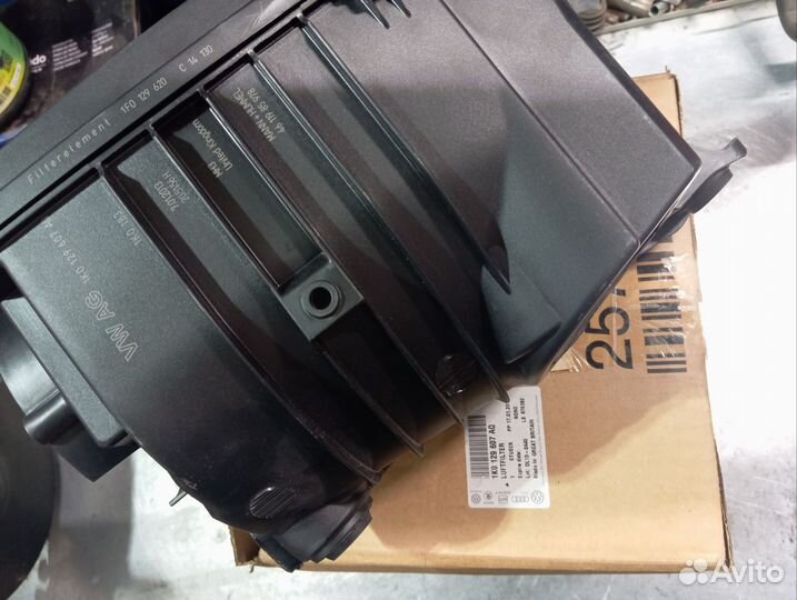 Корпус воздушного фильтра Volkswagen, Skoda